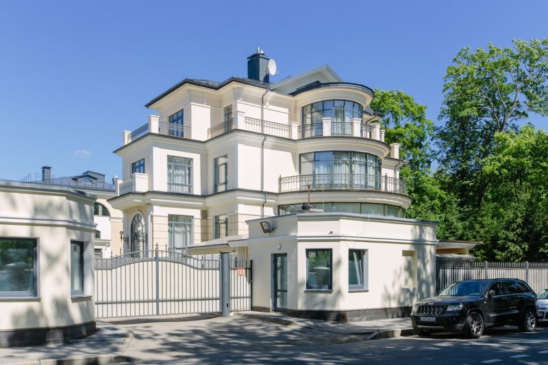 Санкт-Петербург, набережная реки Крестовки