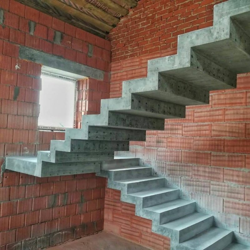 Отделка лестницы деревом