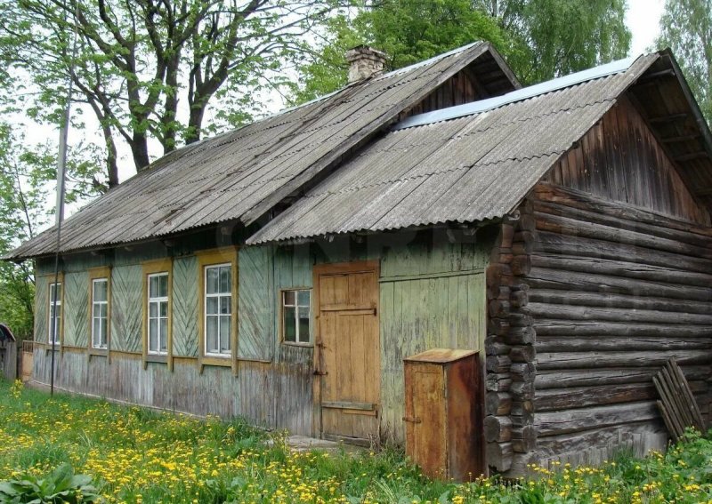 Старенький дачный домик