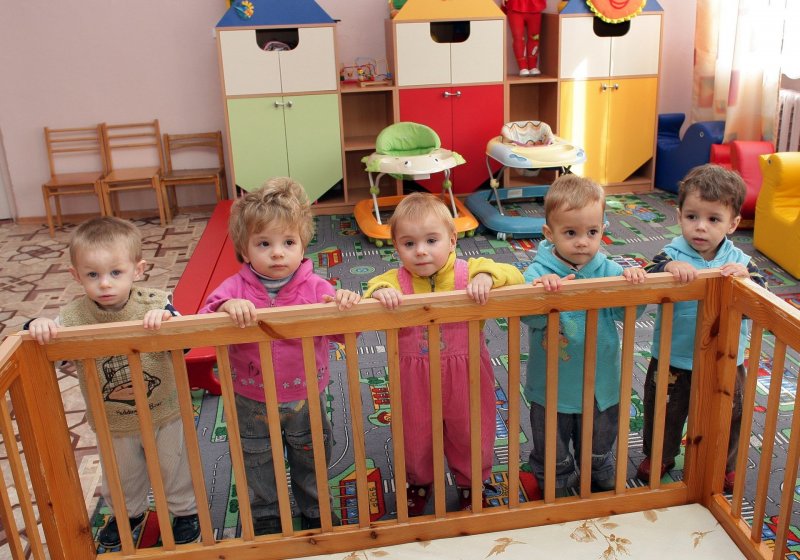 Дети в детских домах