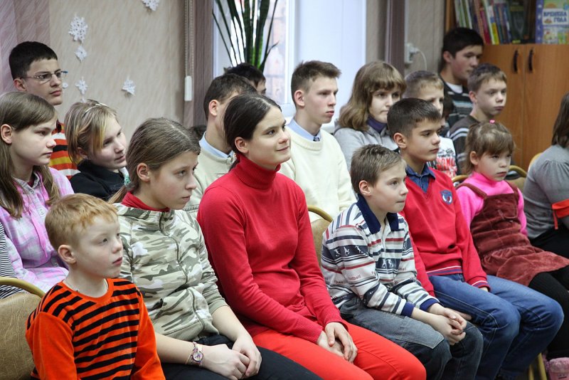 Воспитанницы детского дома