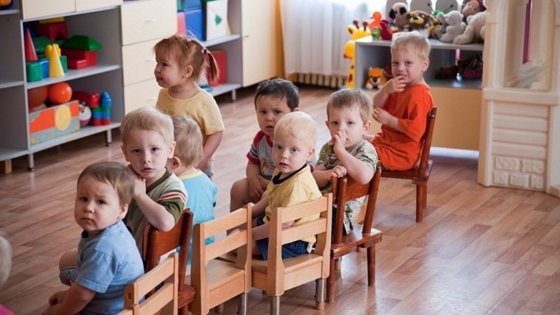 Малыши в детском доме