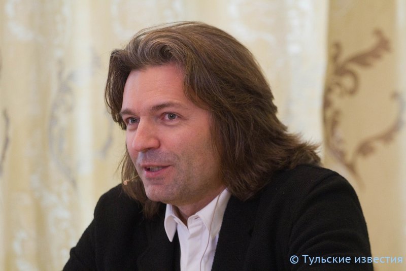Дмитрий Маликов лысый