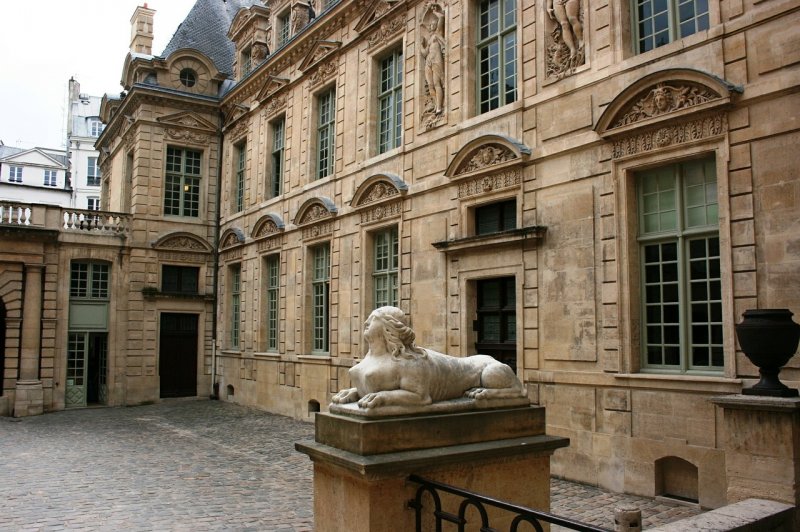 Особняка герцога Сюлли (Hôtel de Sully)