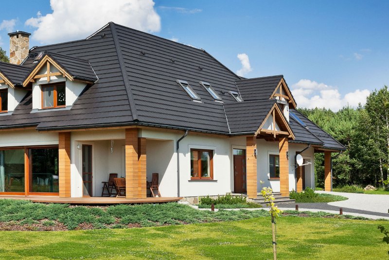Дом с цементно песчаной черепицей