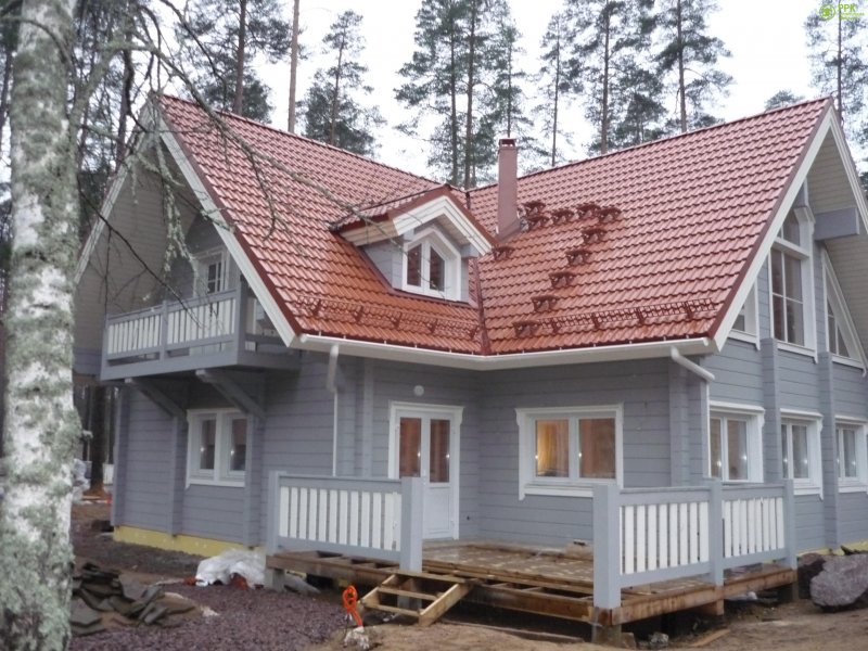 Дом с керамической черепицей