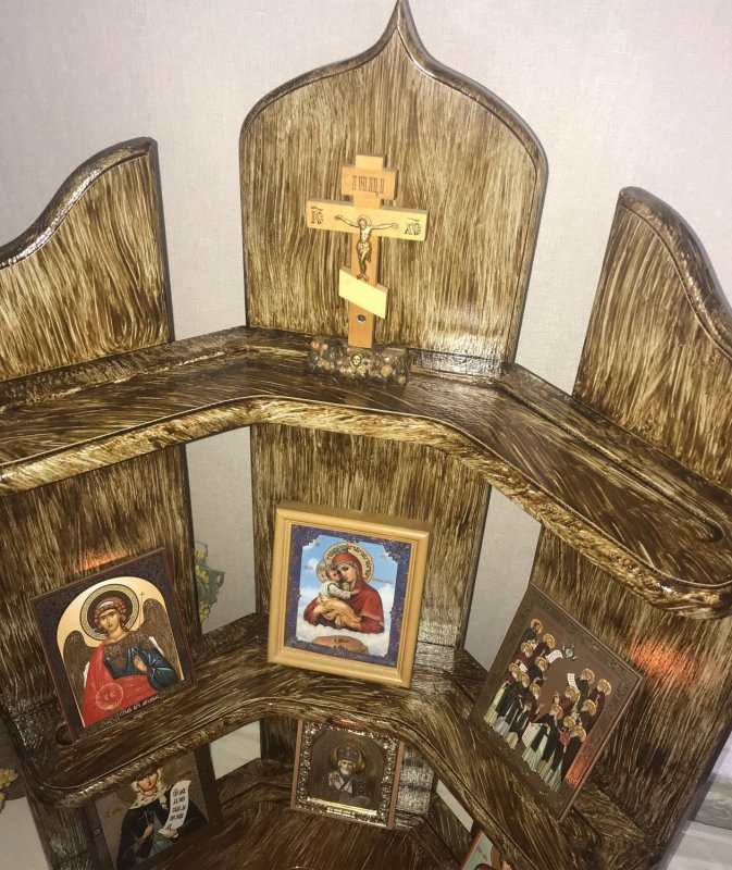 Иконостас из массива дерева