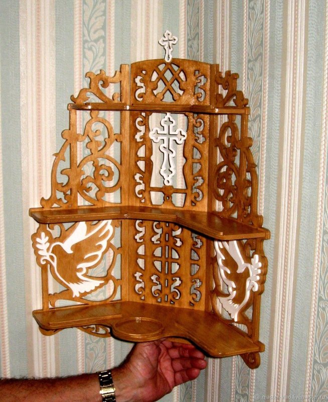 Резной домашний иконостас