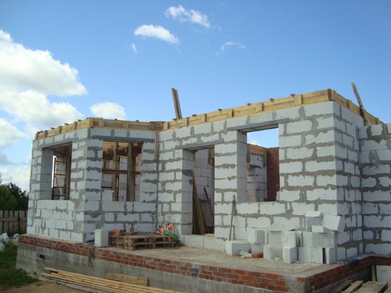 Недостроенный дом из газобетона