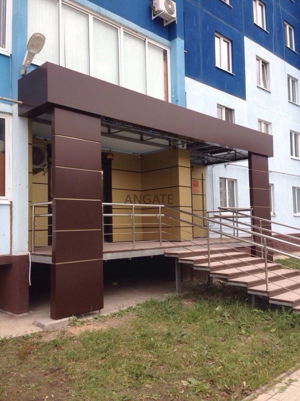 Входная группа из металлокассет