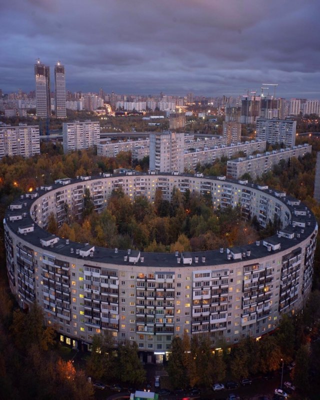 Круглый дом на Нежинской 13