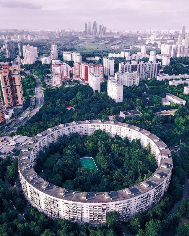 Улица Довженко Москва круглый дом