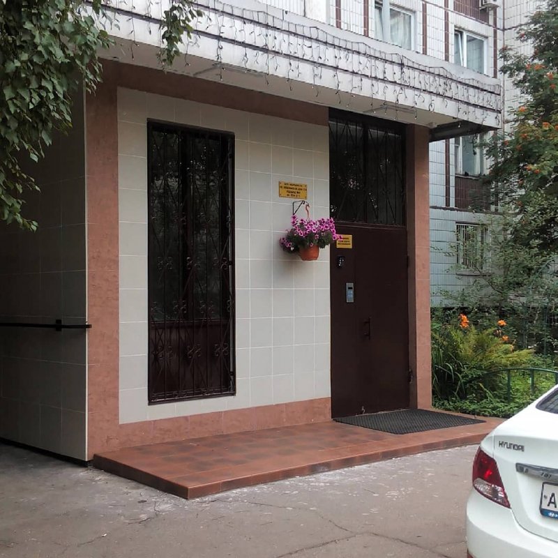 Ремонтируют подъезд