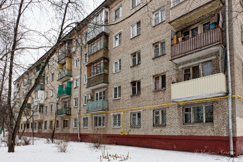 Кирпичный дом пятиэтажка
