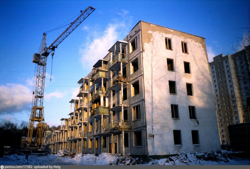 Заброшенный панельный дом