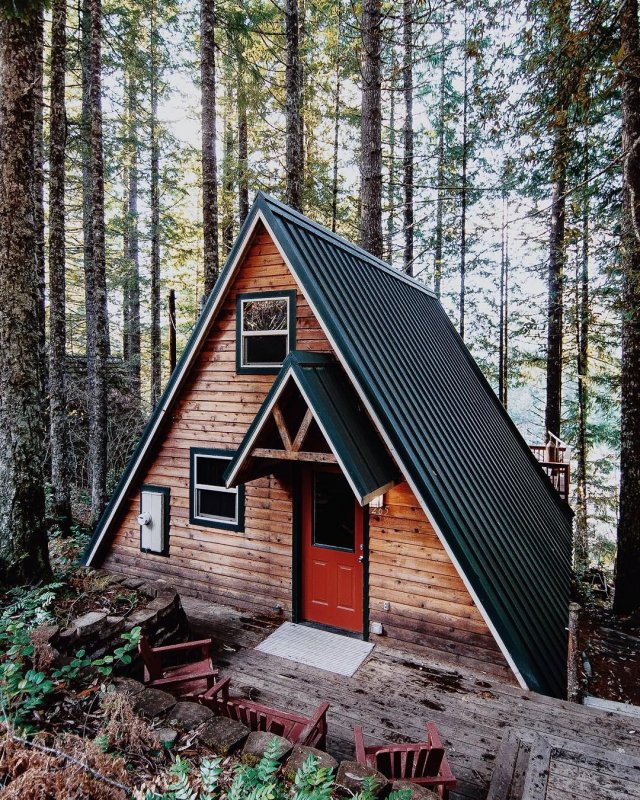 Дом шалаш а frame House.