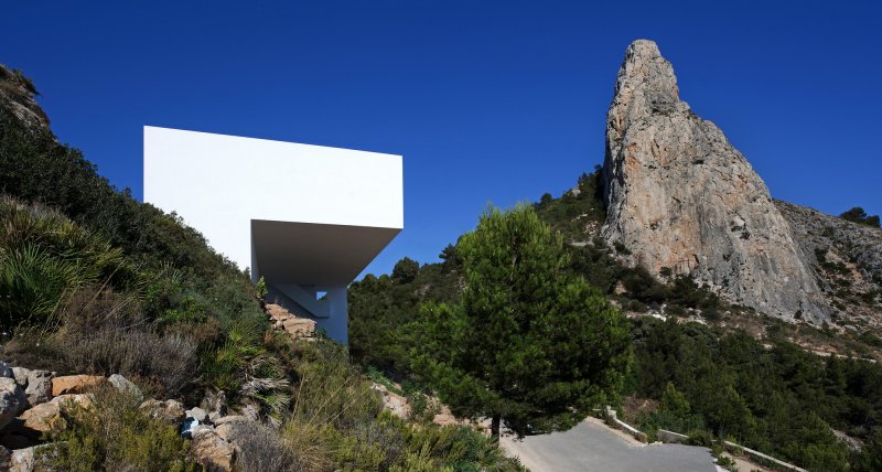 Fran Silvestre arquitectos дом на скале план