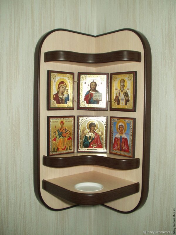 Угловой иконостас для дома