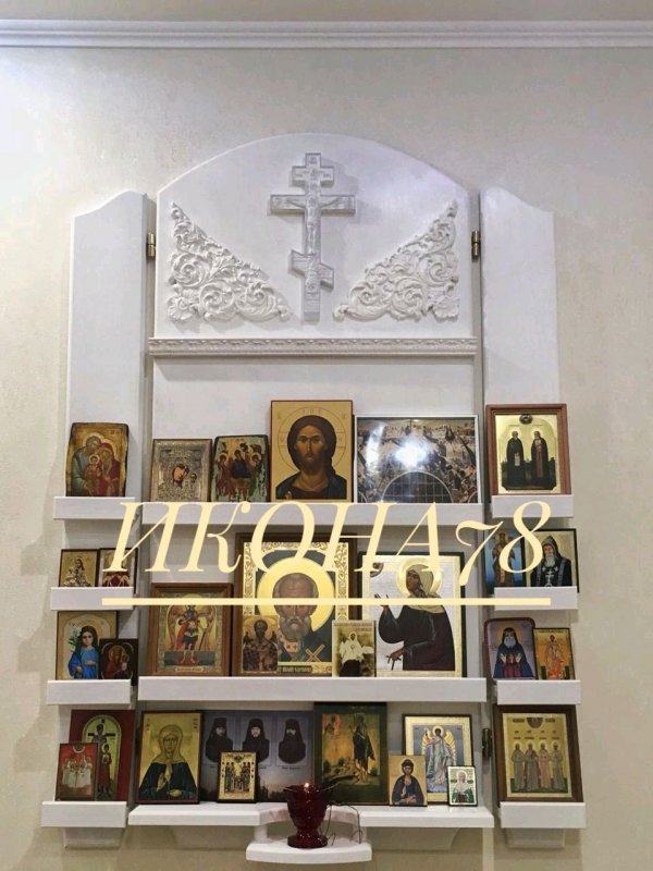 Варианты размещения распятия икон Лампады на стене