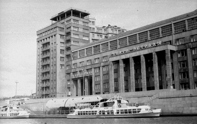 Квартиры в доме на набережной