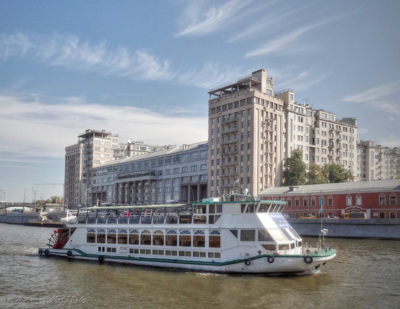Москва набережная теплоход