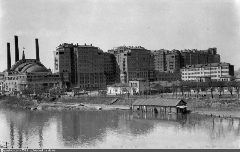 Сталинская высотка в Москве на Котельнической набережной