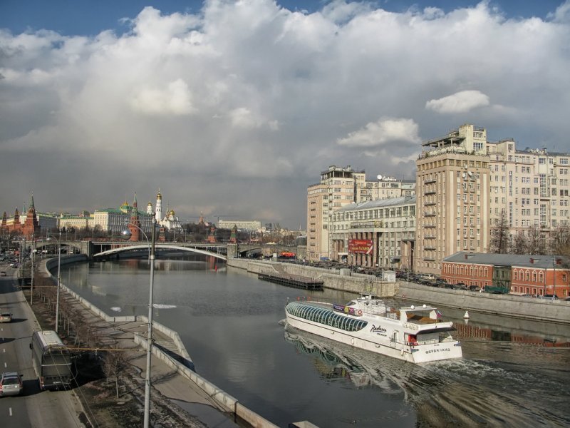 Дом на набережной в Москве