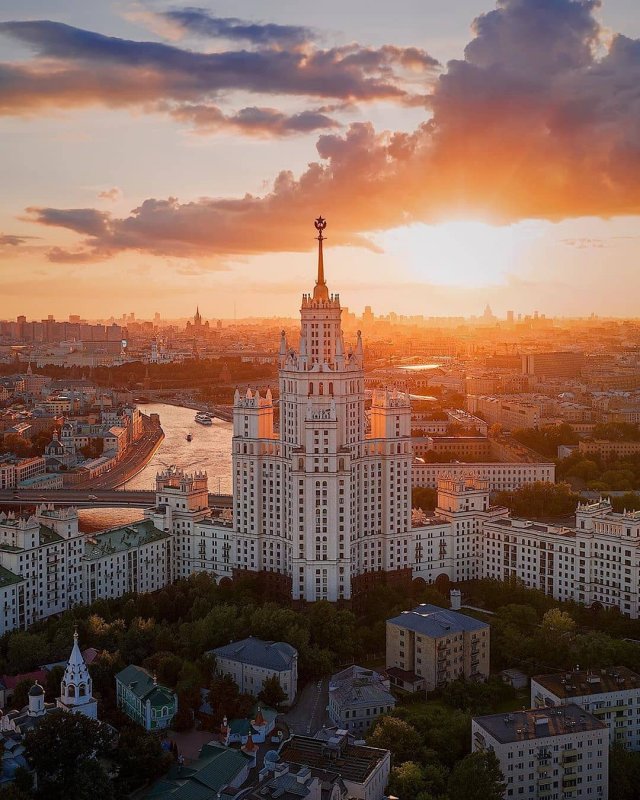 ВЫСОТКА%20 НА%20 КОТЕЛЬНИЧЕСКОЙ%20 НАБЕРЕЖНОЙ