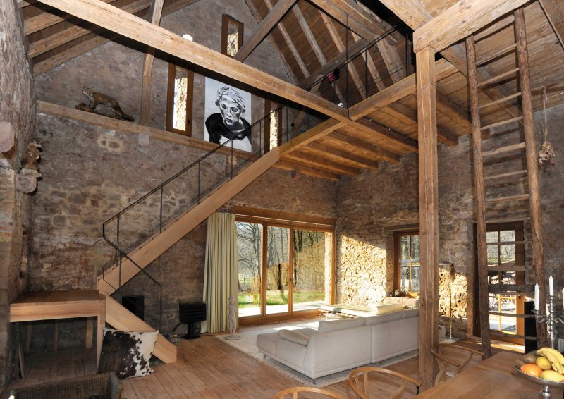 Дом в стиле Barn c мезонином