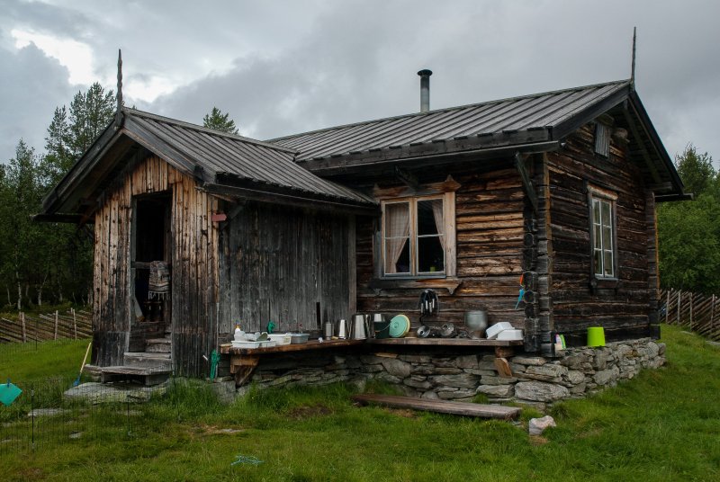 Старый деревянный дом