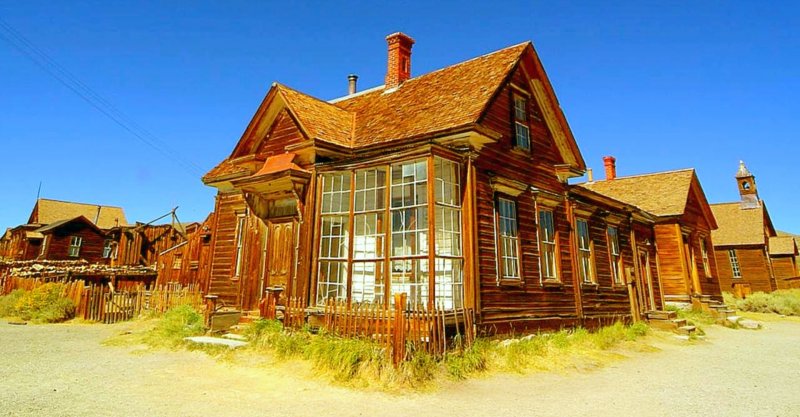Старый деревянный домик