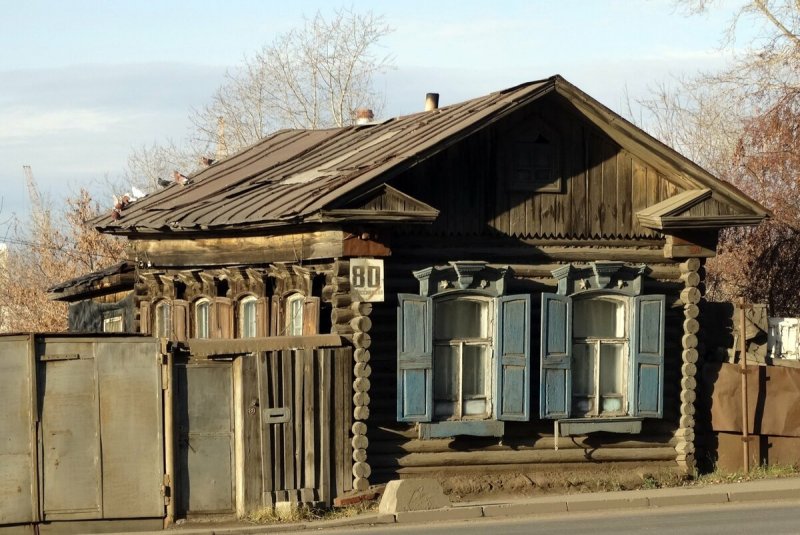 Старый деревянный дом