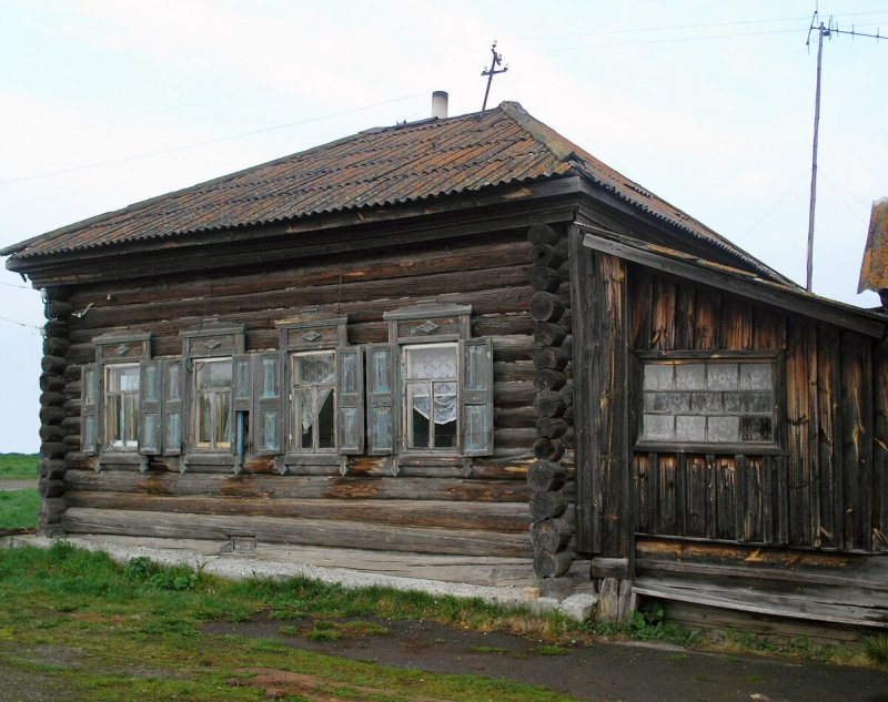 Старый деревянный дом