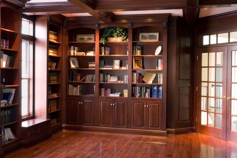 Комната с книжным шкафом