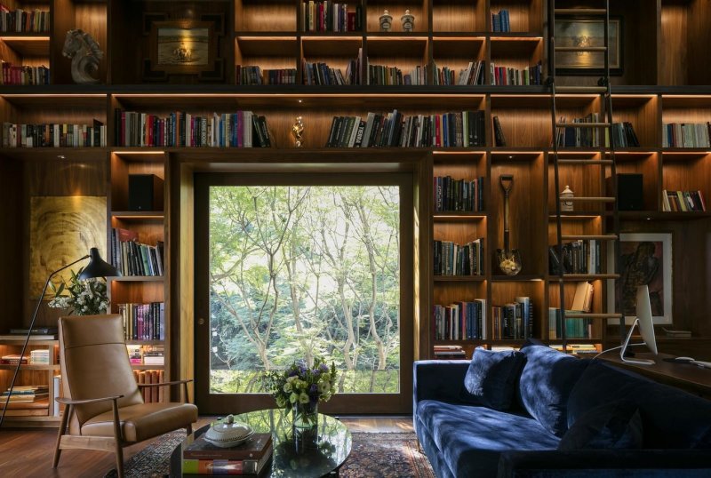 Уютные книжные полки