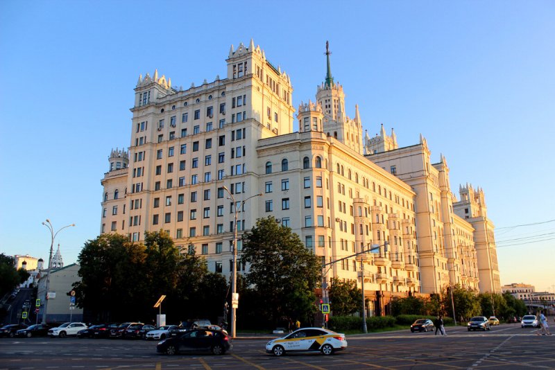 Сталинская высотка в Барнауле