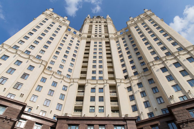 Высотка на Котельнической набережной купить квартиру