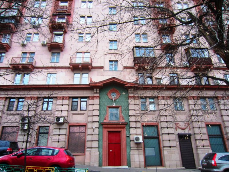 Сталинский кирпичный дом