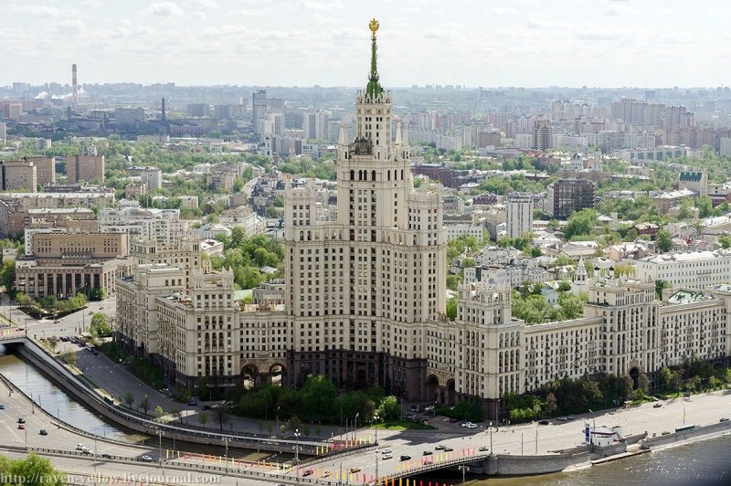 Жилое здание на Котельнической набережной
