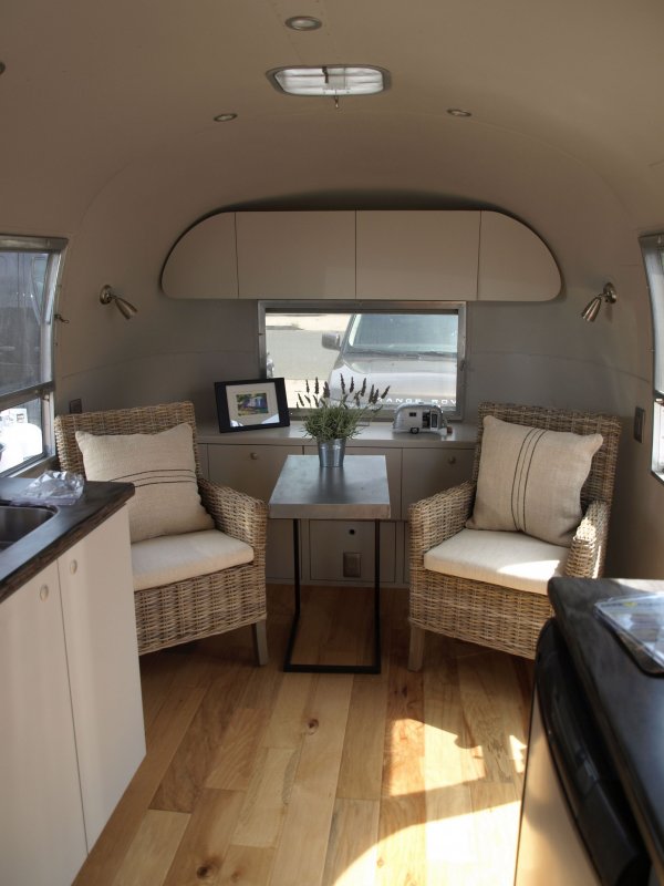 Автодом Airstream планировка