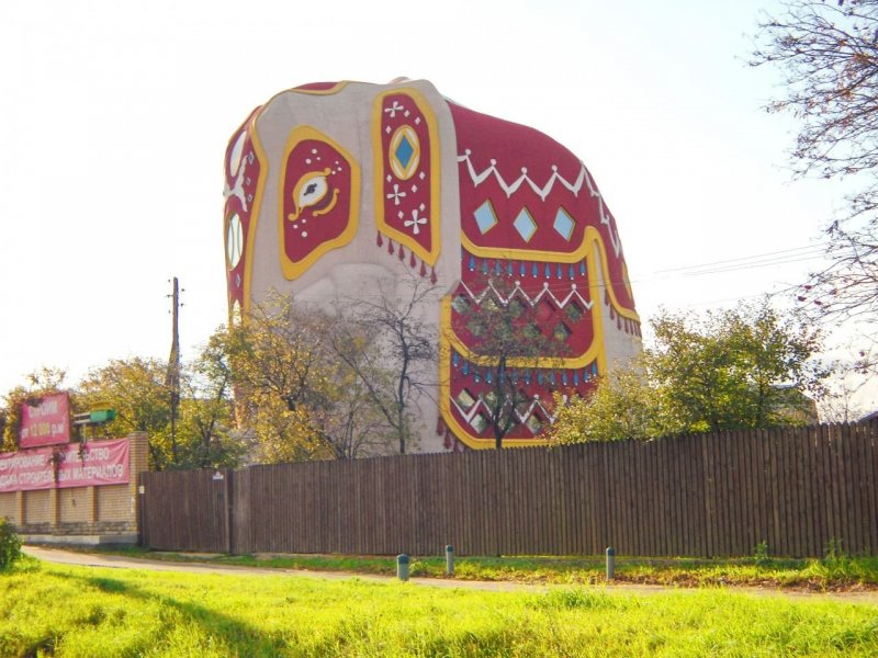 Здание слон на Рязанском шоссе