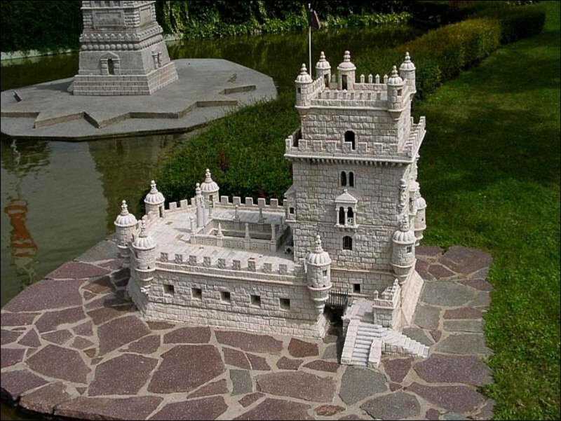 Замок из гипса