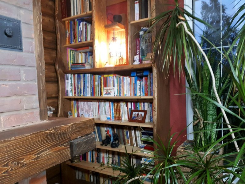 Книжная полка дерево