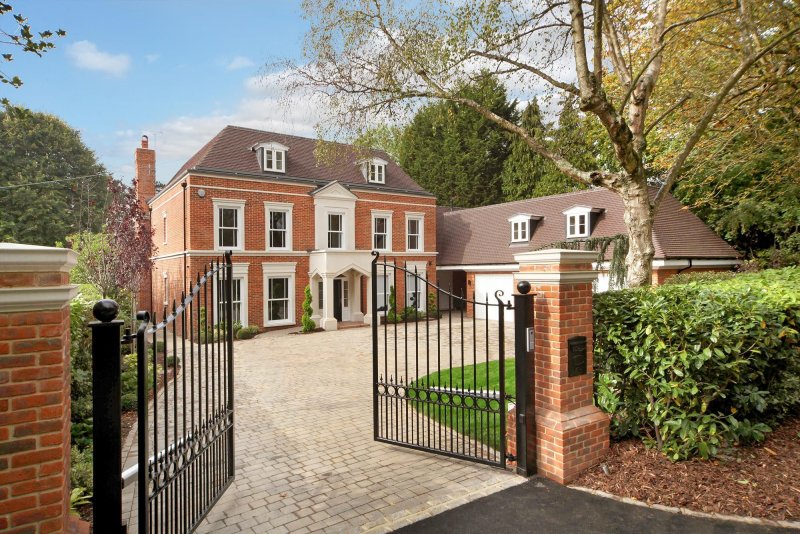 Кингсвуд Англия Tadworth