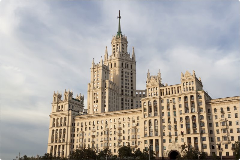 Высотка на Котельнической набережной