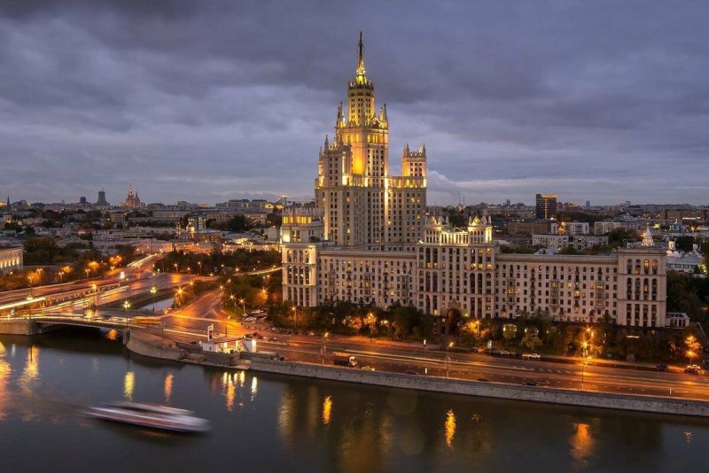 Москва высотка на Котельнической набережной