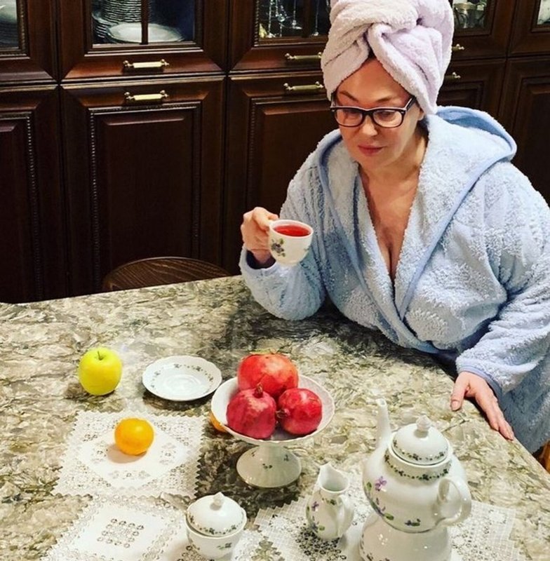 Лариса Гузеева