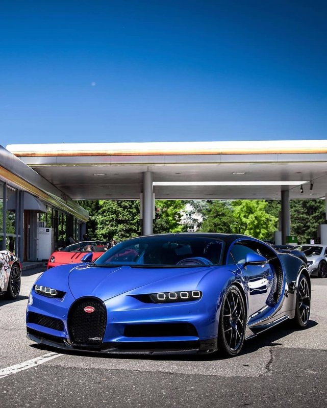 Bugatti Chiron Red