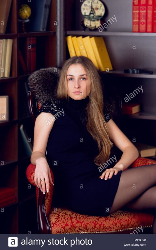 Женщины в домашней обстановке ню