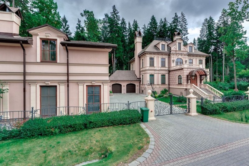 Особняки на рублёвке на Успенском шоссе
